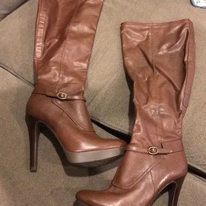 Brown leather Nine West heeled boots